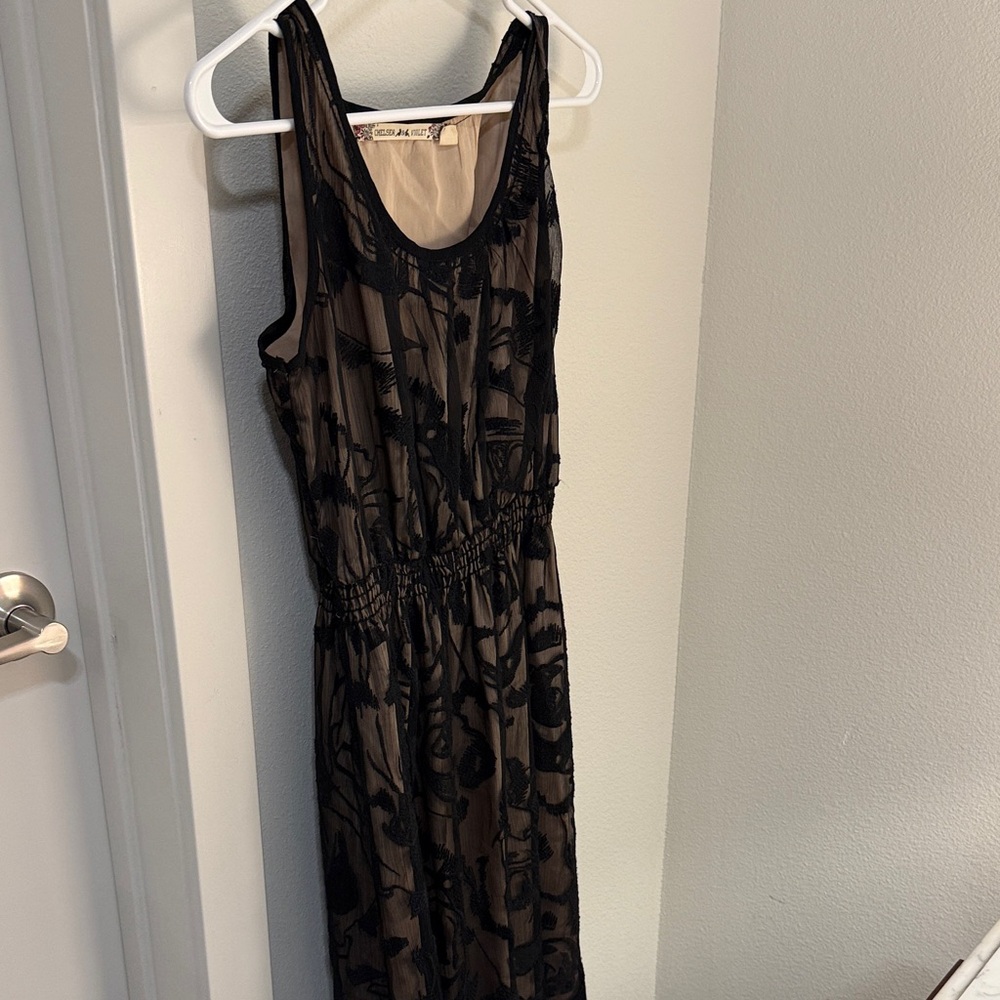 Chelsea & Violet Black Floral Midi Dress